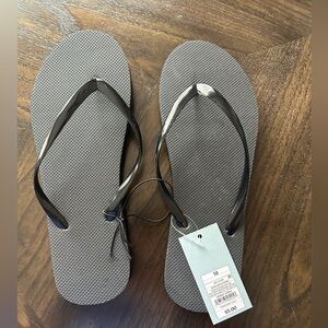 Shade & Shore Black Sandals with Minimalist Design